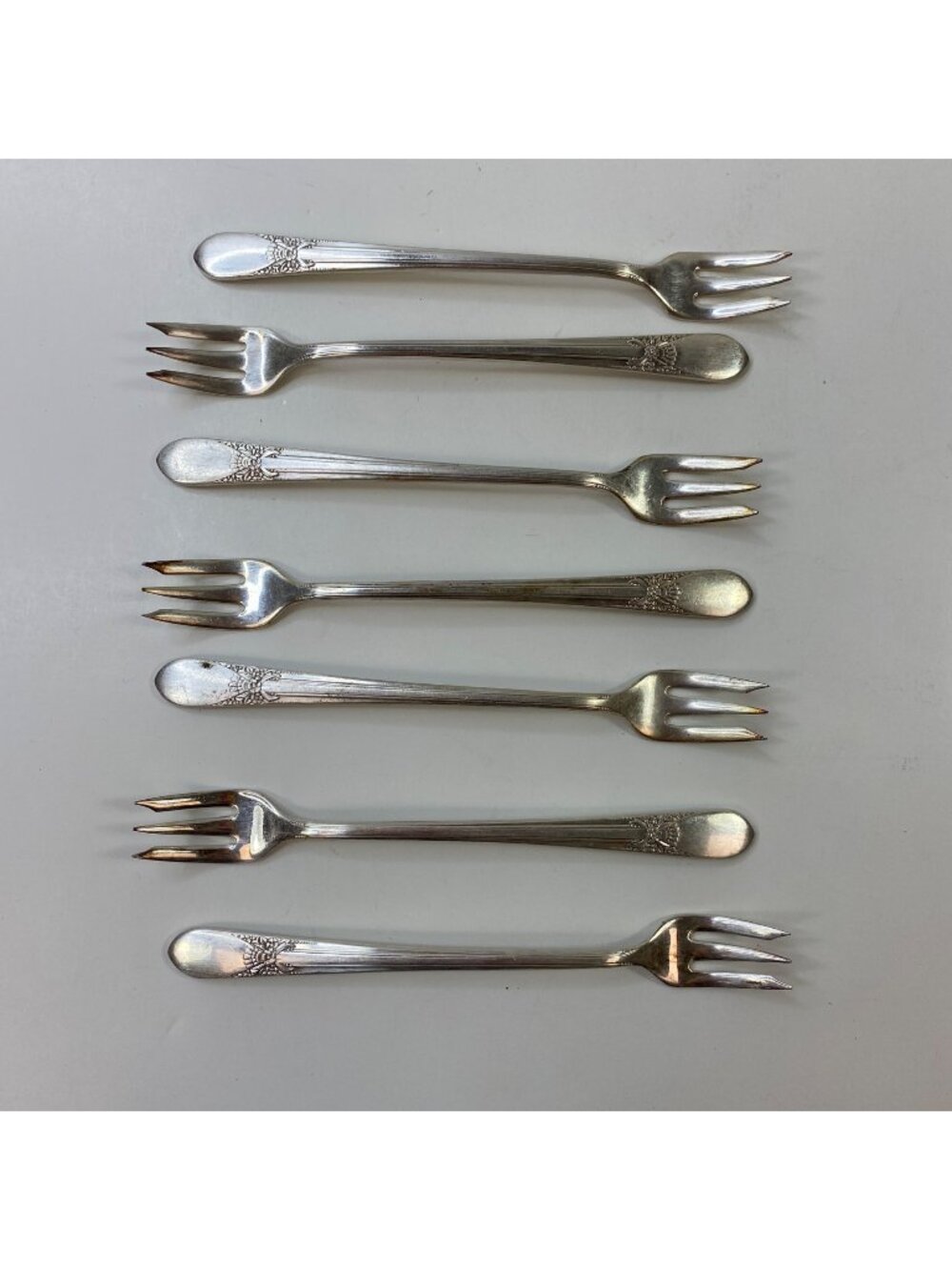 Vintage WM Rogers Silver Plated "Beloved" Cocktail Seafood Forks Set 7